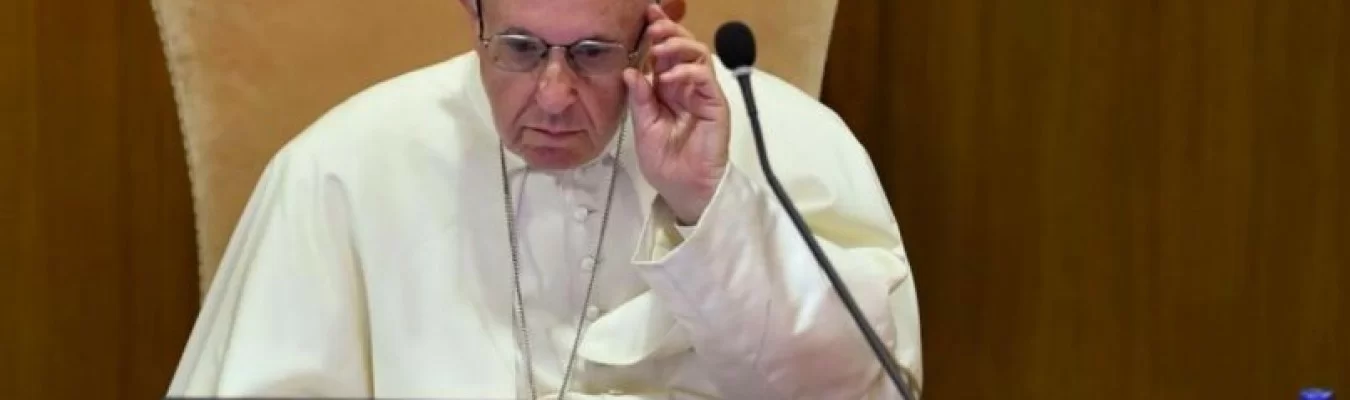 Vaticano pede ajuda do Instagram para descobrir como a conta do Papa deu um like na foto de modelo