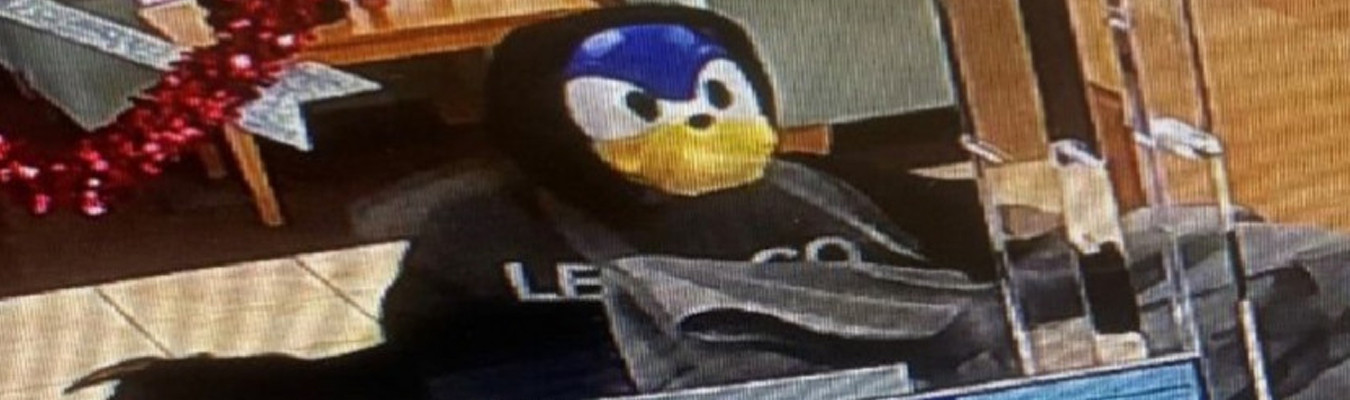 Ladrão tenta roubar banco usando uma máscara do Sonic